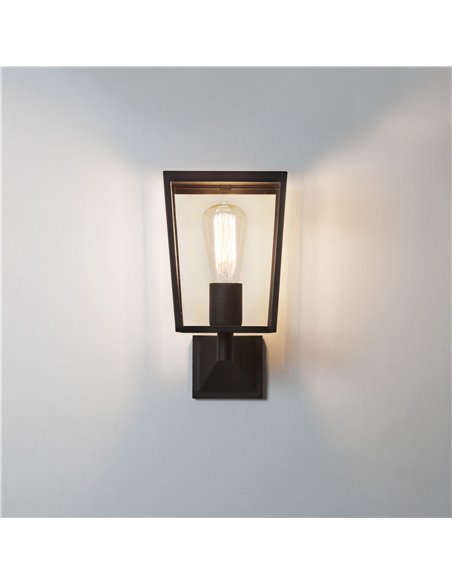 Astro Farringdon wall lamp