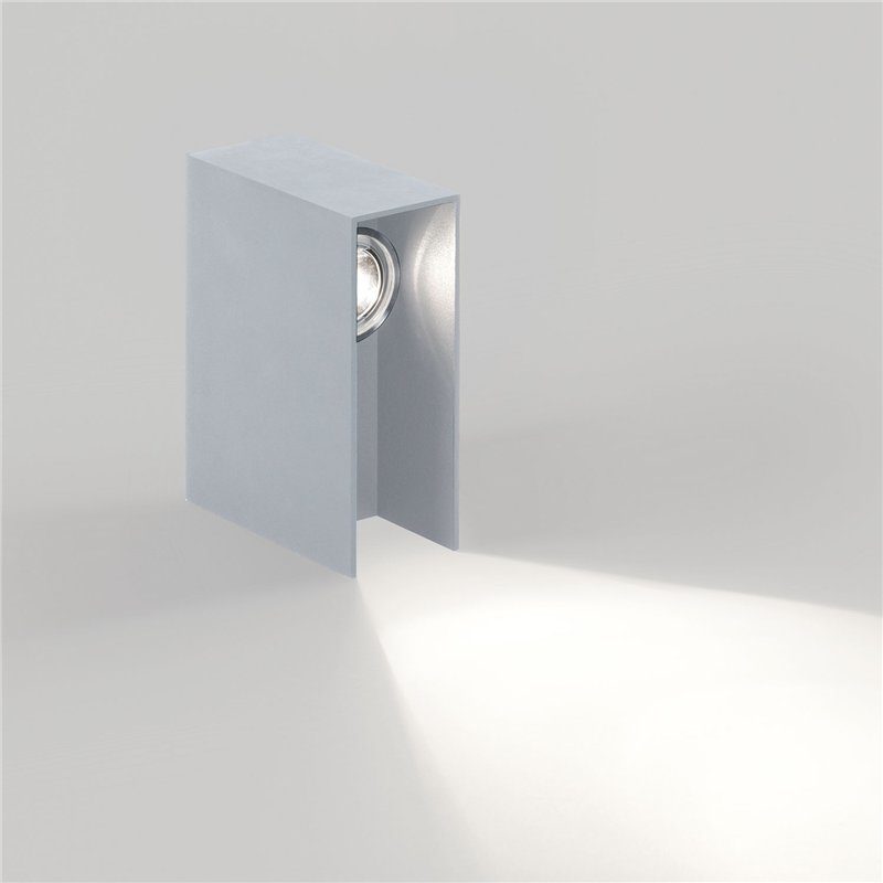 Delta Light Striper garden lamp