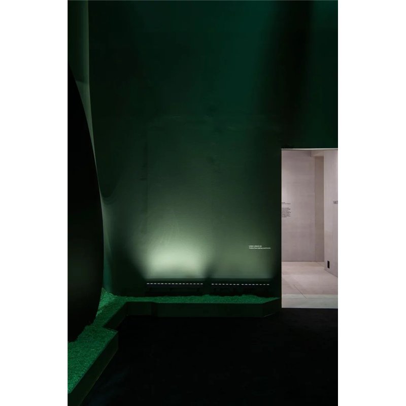 Delta Light Logic Linear On 440 DIM5 Honeycomb Applique / Lampe de sol