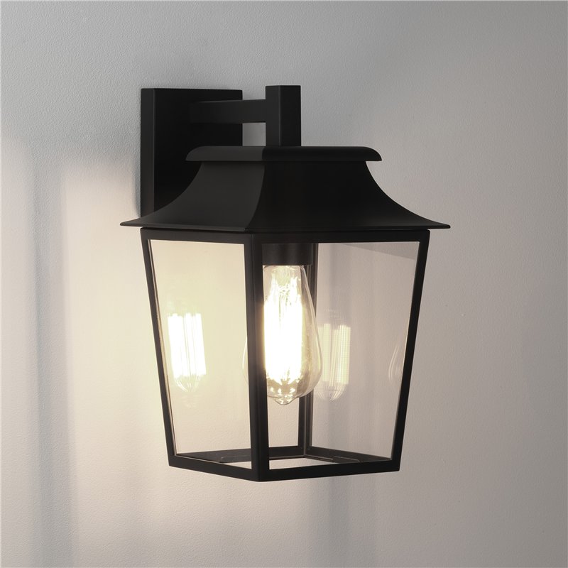 Astro Richmond Wall Lantern 200 | Wall lamp