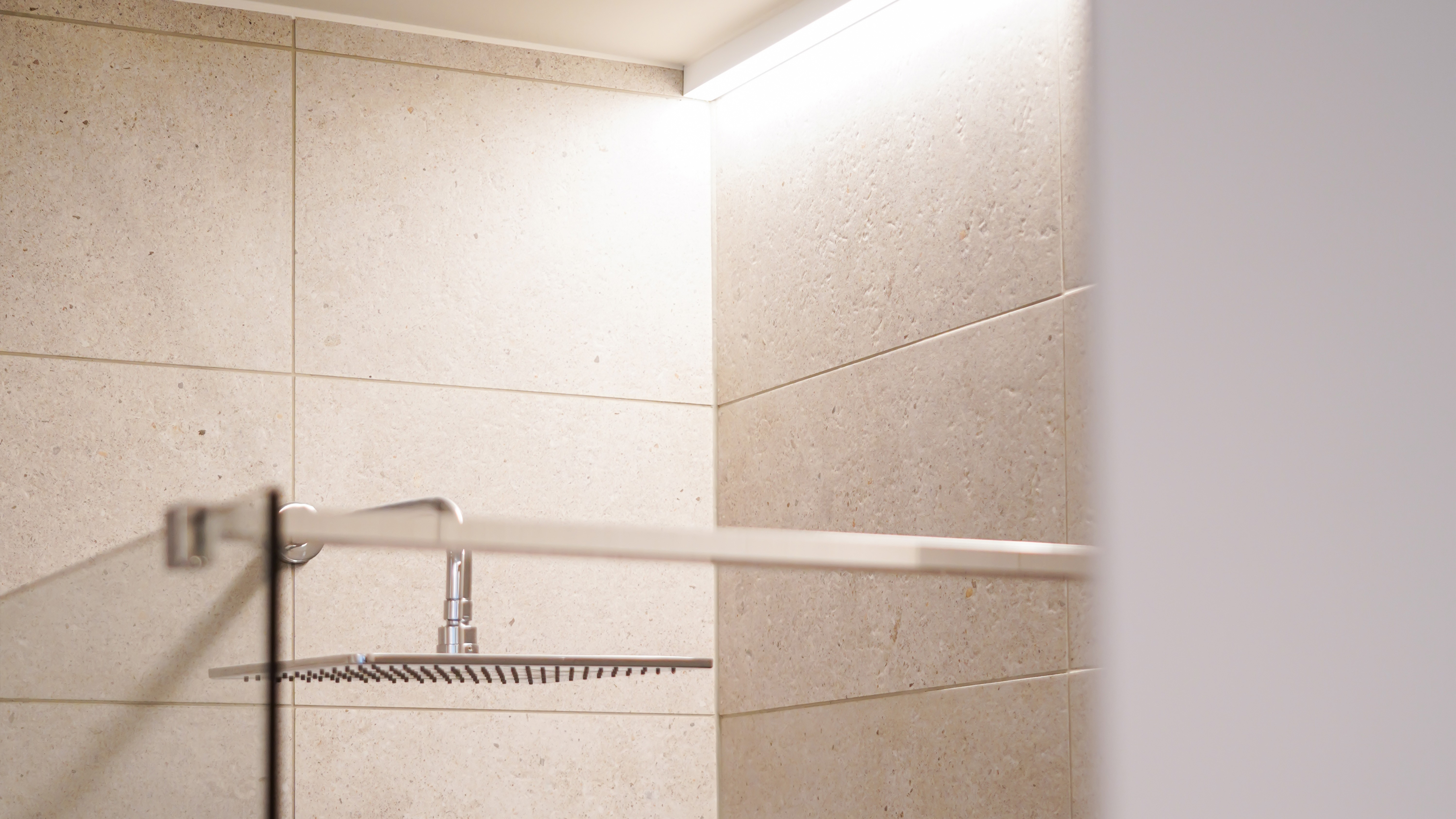 Verlichting badkamer: waar moet je op letten?